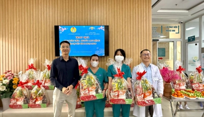 CÔNG ĐOÀN BỆNH VIỆN MẮT MIỀN ĐÔNG TRAO QUÀ TẾT ĐOÀN VIÊN, NGƯỜI LAO ĐỘNG NHÂN DỊP TẾT BÍNH NGỌ 2026
